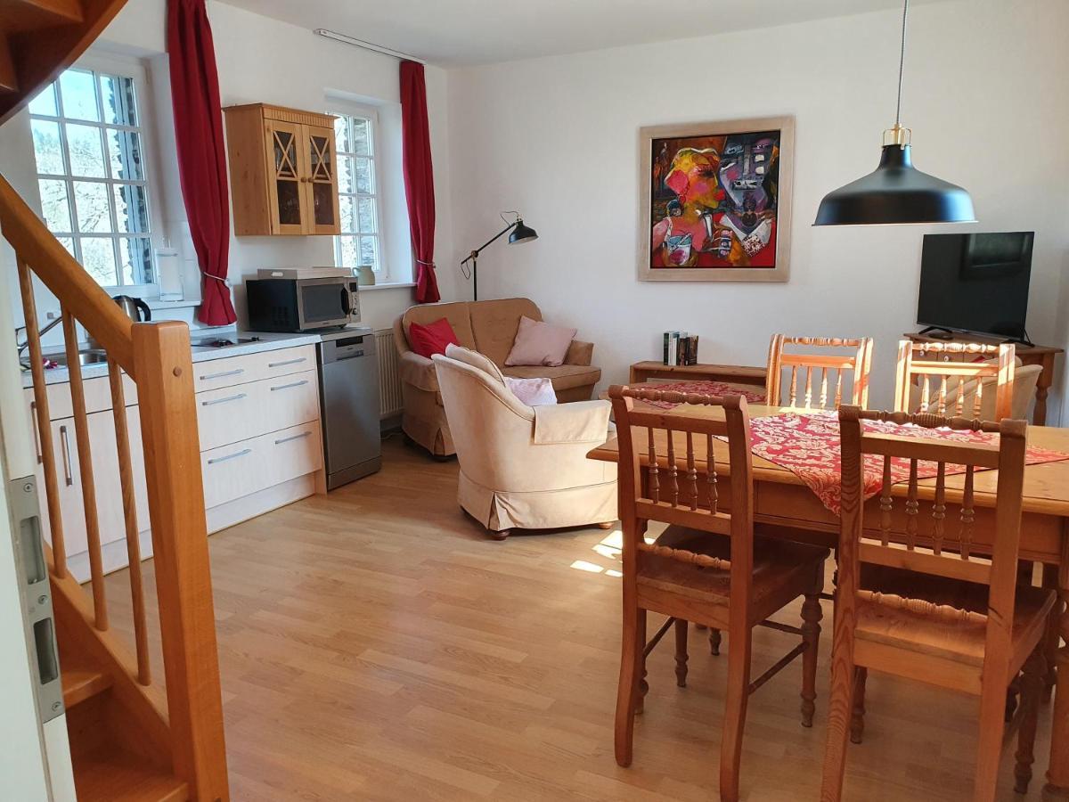 Appartamento Am Burggraben Auf Der Sauerburg Sauerthal Esterno foto
