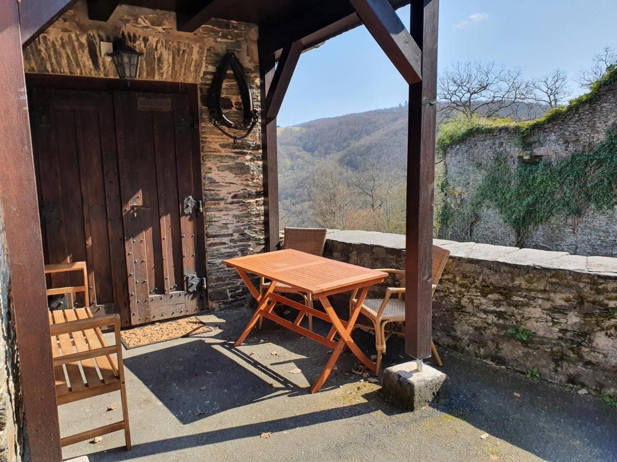 Appartamento Am Burggraben Auf Der Sauerburg Sauerthal Esterno foto
